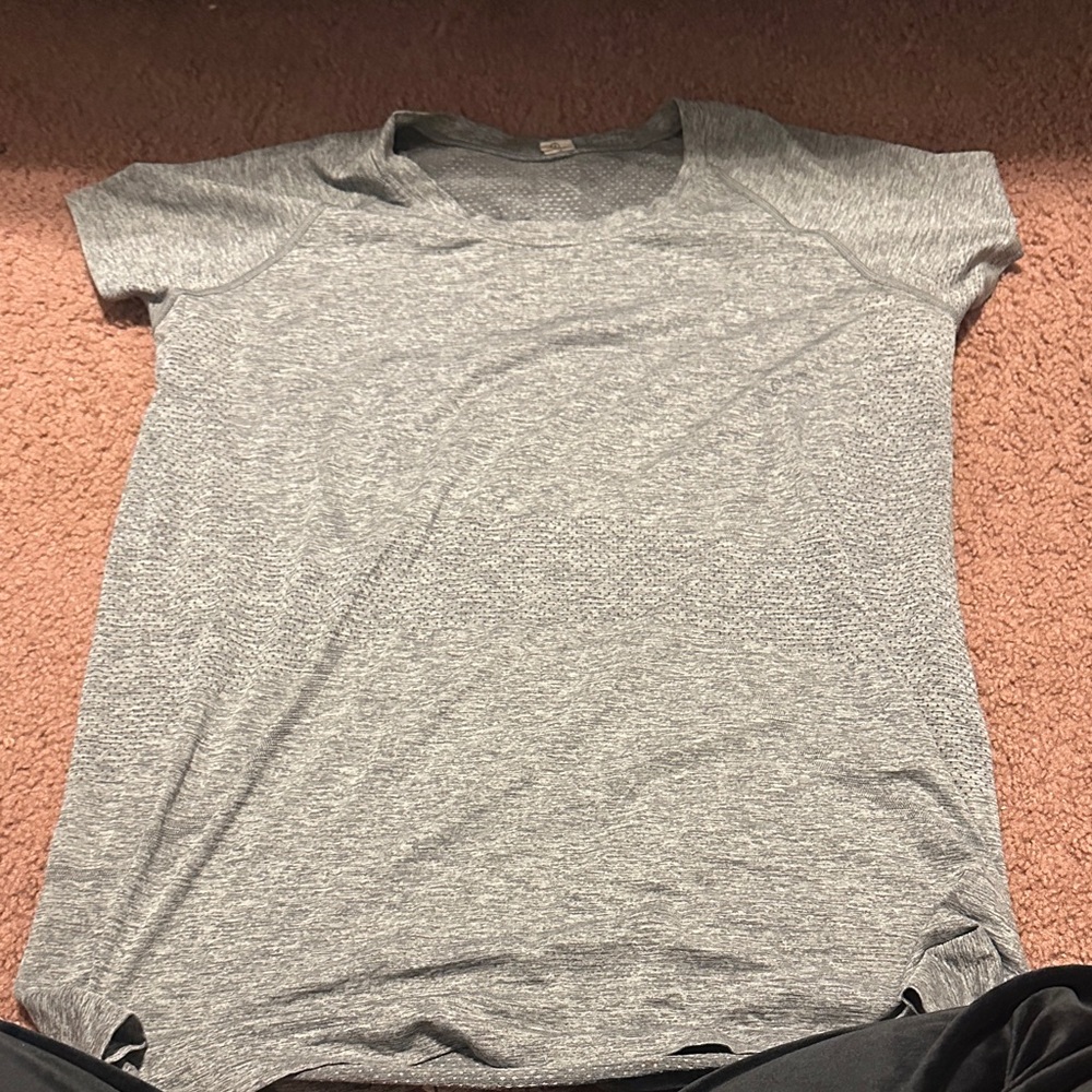 lululemon athletica Gray Short Sleeve Tee